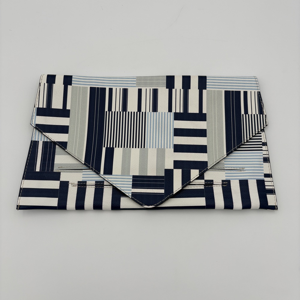 Vittoria Napoli Italian Leather Envelope Clutch – Blue/White Geometric Print - Picture 3 of 5